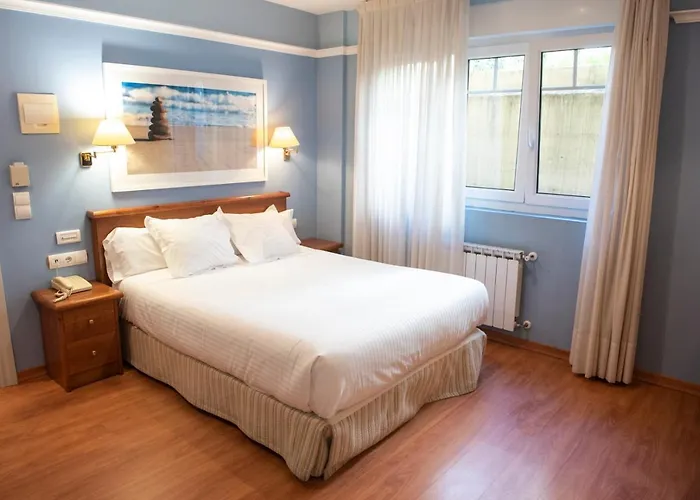 Hotel Faro De San Vicente 3*