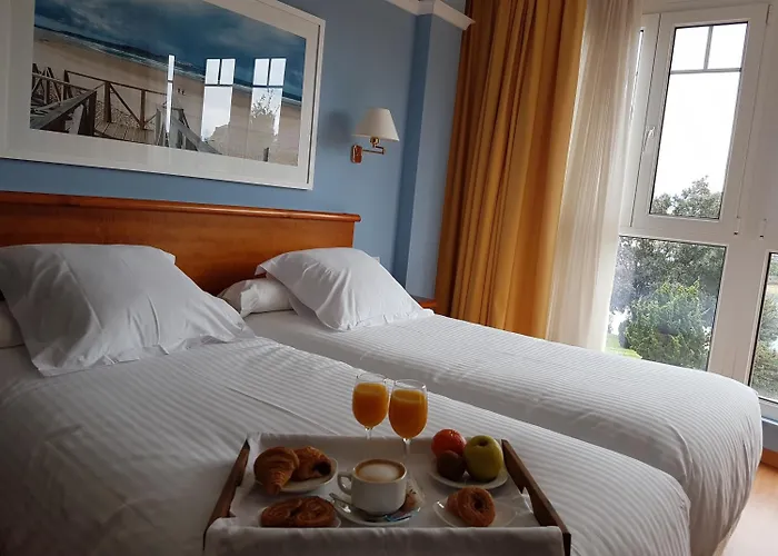 Hotel Faro De San Vicente 3*