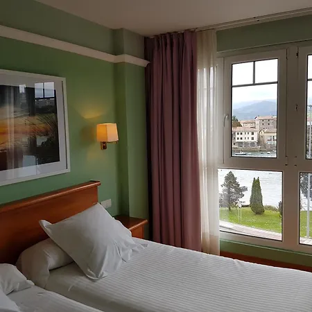 Hotel Faro De San Vicente 3*