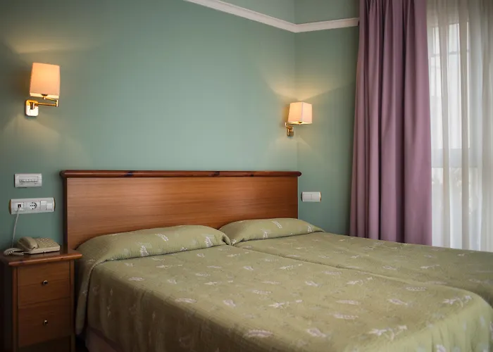 法鲁圣维森特酒店