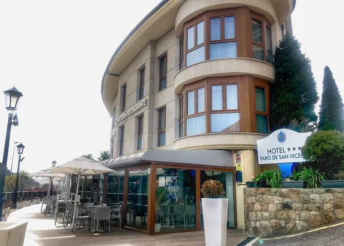 Hotel Faro De San Vicente 3*