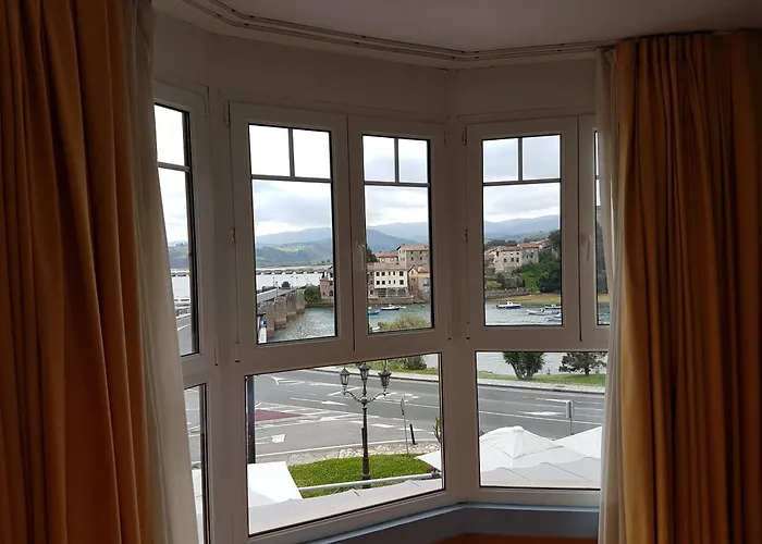 Hotel Faro De San Vicente 3*